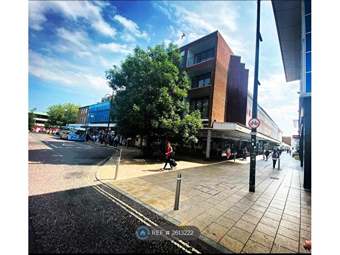 2 Bedroom Flat To Rent In The Broadway, Crawley, RH10