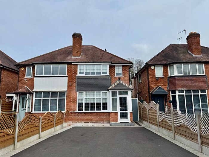 3 Bedroom Semi Detached House For Sale In Redlands Road, Solihull, B91