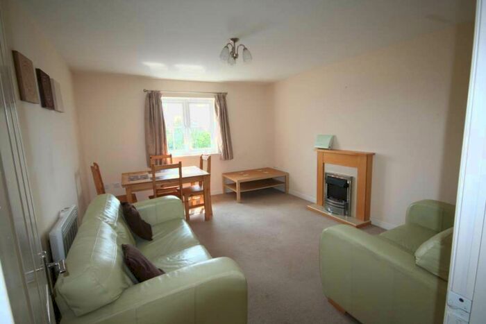 2 Bedroom Flat To Rent In Waring Avenue, St Helens WA9