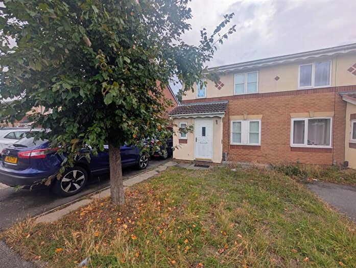 3 Bedroom Semi-Detached House For Sale In Wheatsheaf Avenue, Newark, NG24