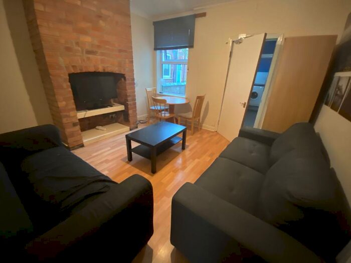 3 Bedroom House To Rent In Wordsworth Road, Arboretum, Nottingham, Nottinghamshire, NG7
