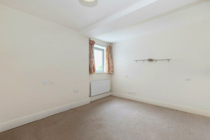 2 Bedroom Apartment To Rent In Century Court, Montpellier, GL50