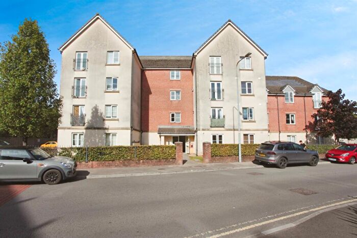 2 Bedroom Flat For Sale In Ashbourn Way, Llanishen, Cardiff, CF14