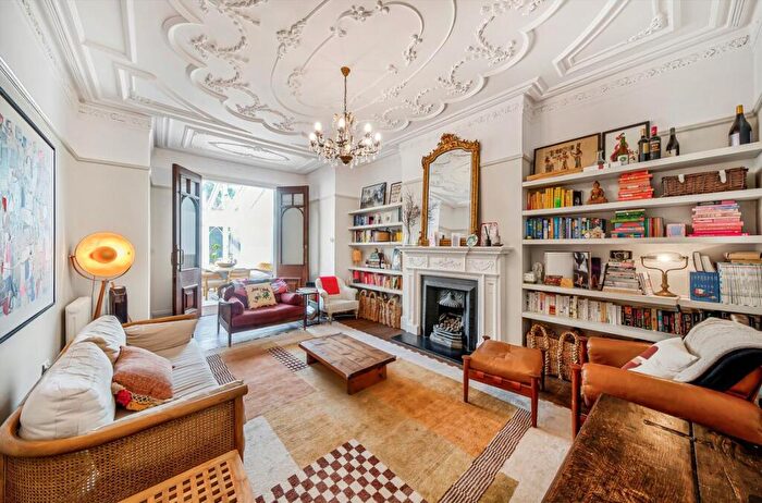 2 Bedroom Flat For Sale In Brondesbury Villas, Queen's Park, NW6