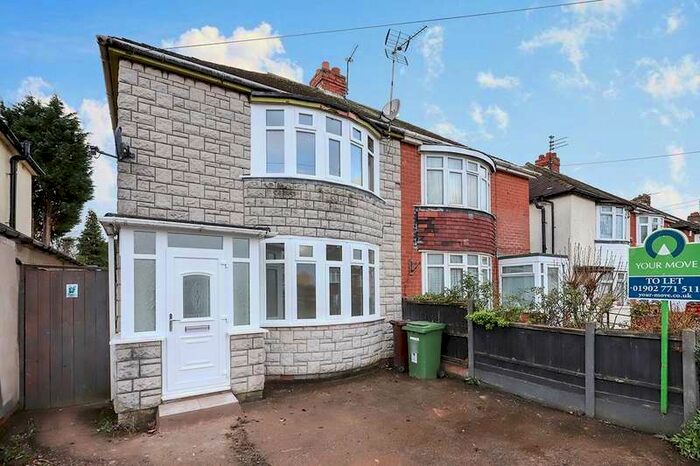 3 Bedroom Semi-Detached House To Rent In Hilton Road, Lanesfield, Wolverhampton, West Midlands, WV4