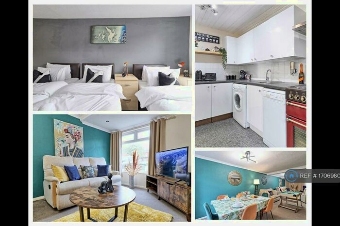 3 Bedroom Semi-Detached House To Rent In Helpeston, Basildon, SS14