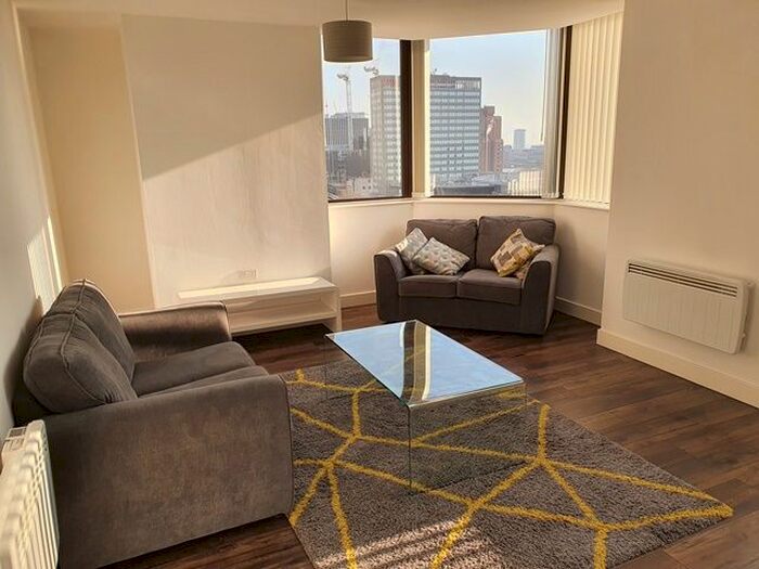2 Bedroom Flat To Rent In Broad Street, Birmingham, B15