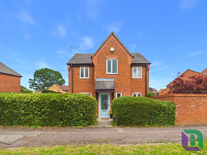 3 Bedroom Detached House For Sale In Abbeydore Grove, Monkston, MK10