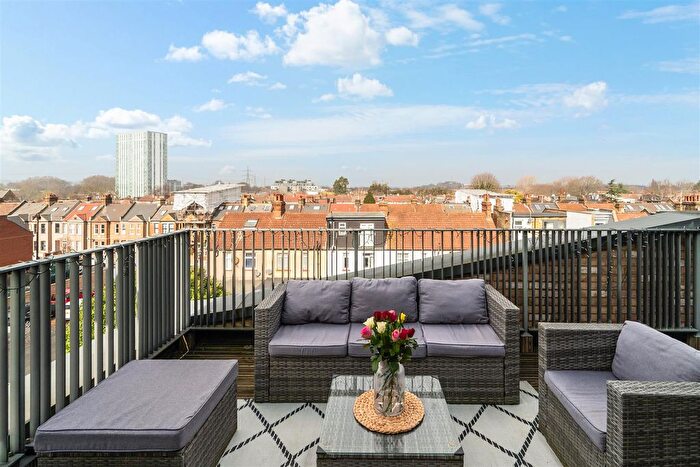 2 Bedroom Flat For Sale In Breakspear Gardens, Colliers Wood, SW19