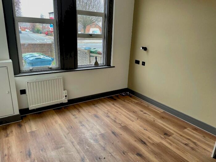 Studio To Rent In Burnt Oak Broadway, Edgware, Middlesex, HA8
