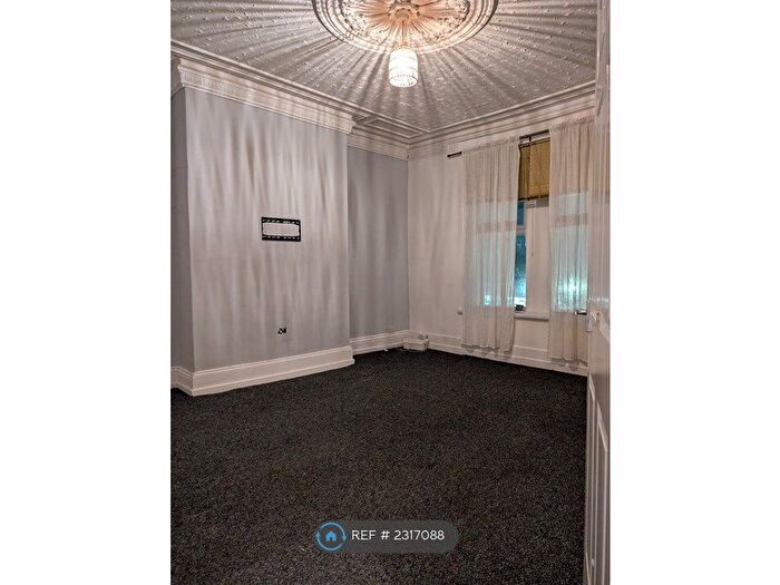 3 Bedroom Flat To Rent In Durham Road, Gateshead, NE8