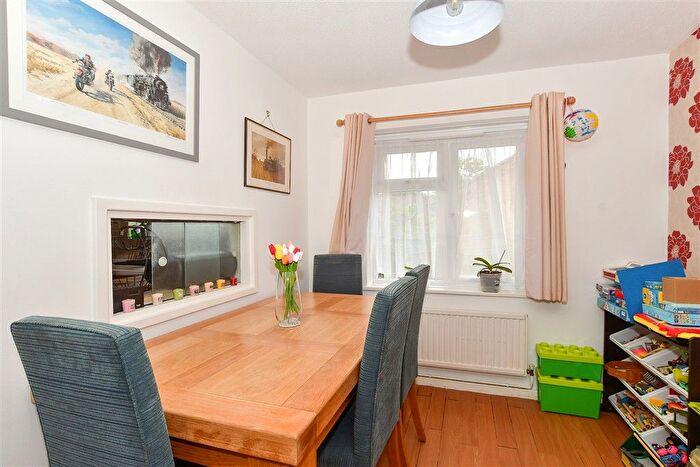 1 Bedroom Maisonette For Sale In Hyperion Court, Bewbush, Crawley, West Sussex, RH11