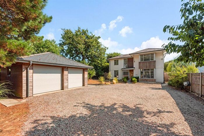 3 Bedroom Detached House For Sale In Sinah Lane, Hayling Island, PO11