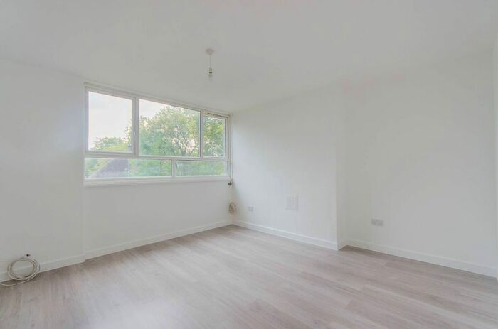 1 Bedroom Flat To Rent In Sunray Avenue, North Dulwich, London, SE24