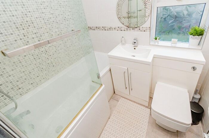 3 Bedroom Semi-Detached House For Sale In Primrose Lane, Fallings Park, Wolverhampton, WV10