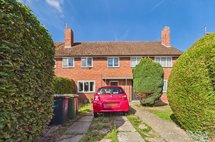 3 Bedroom Terraced House For Sale In Green Park, CB4