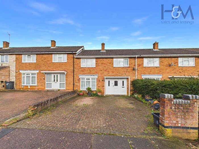 3 Bedroom Terraced House For Sale In Longfields, Stevenage, Hertfordshire, ., SG2