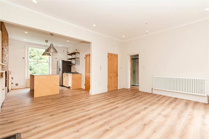 3 Bedroom Apartment To Rent In Englefield Road, London, N1