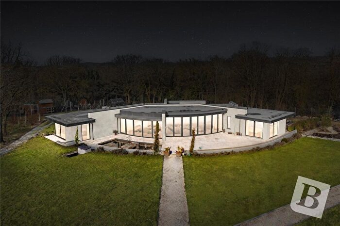 4 Bedroom Bungalow For Sale In Harold Court Road, Harold Wood, RM3