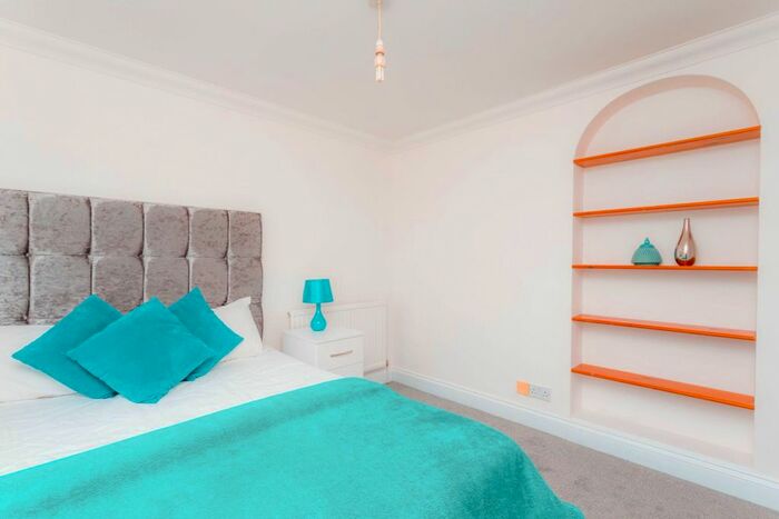 7 Bedroom Detached House To Rent In Horsham Road, Crawley, RH11