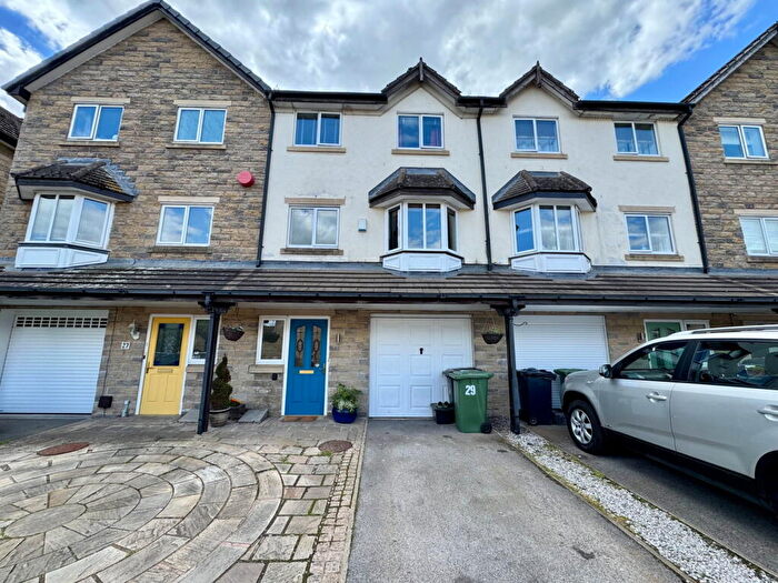 3 Bedroom Town House For Sale In Bromley Bank, Denby Dale, Huddersfield, HD8