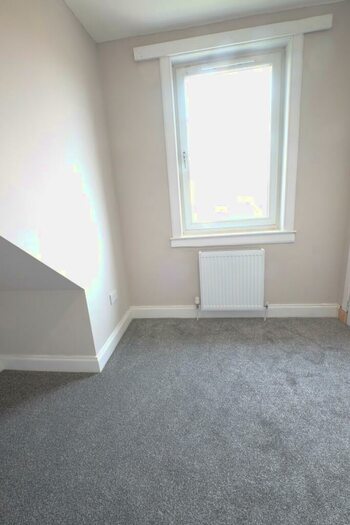 3 Bedroom Maisonette To Rent In Lansbury Street, Kirkcaldy, KY1