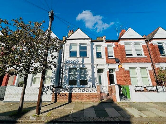 2 Bedroom Flat To Rent In Rowallan Road, Fulham, SW6