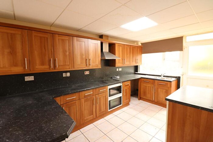 2 Bedroom Terraced House To Rent In Kings Road, DN1