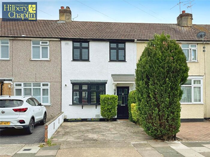 3 Bedroom Terraced House For Sale In Northumberland Avenue, Hornchurch, RM11
