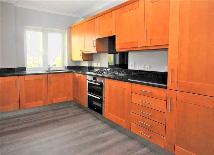 2 Bedroom Apartment To Rent In Two Double Bedroom City Centre Apartment, CM1