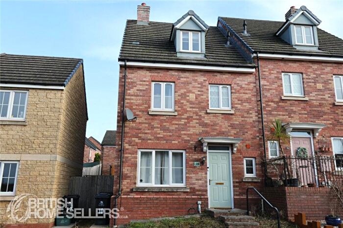 4 Bedroom Semi Detached House For Sale In Meadow Rise, Lydney, Gloucestershire, GL15