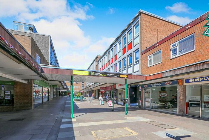 1 Bedroom Flat To Rent In Market Place, Stevenage, Hertfordshire, SG1