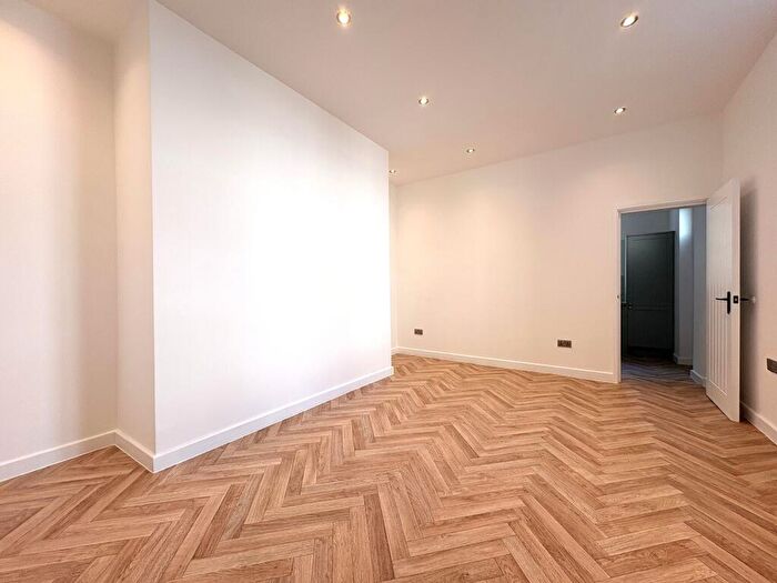 1 Bedroom Flat To Rent In Richmond Road, Roath, Cardiff, CF24