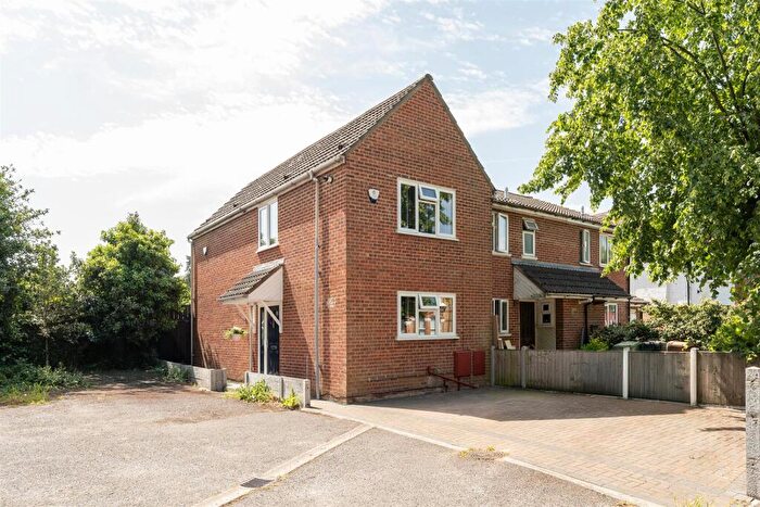 2 Bedroom House For Sale In Chadwick Road, Leytonstone, E11