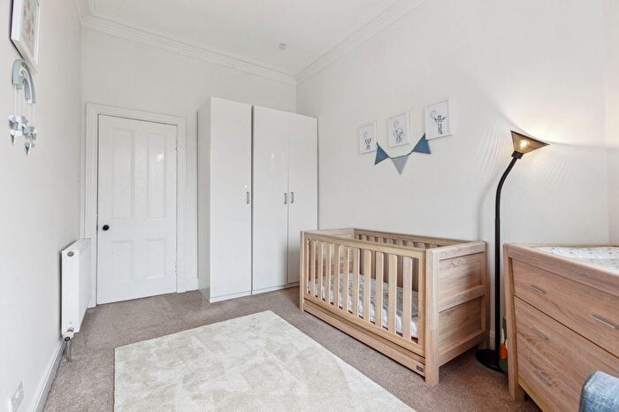 2 Bedroom Flat For Sale In Churchill Drive, Broomhill, G11