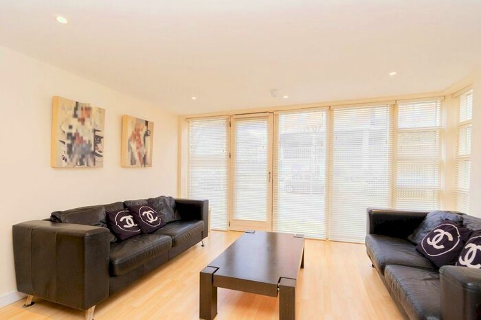 1 Bedroom Flat To Rent In Royal Quay, Liverpool, L3