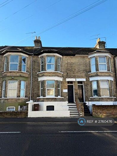 2 Bedroom Flat To Rent In Canterbury Street, Gillingham, ME7