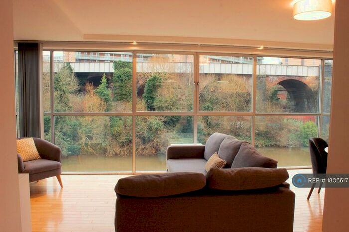 2 Bedroom Flat To Rent In South Hall Street, Salford, M5