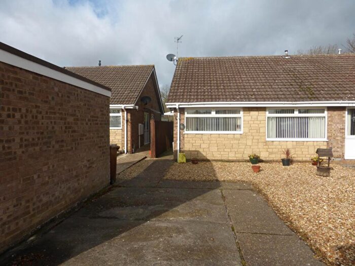 2 Bedroom Bungalow To Rent In Stockholm Close, Corby, NN18