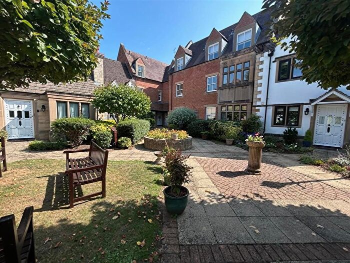 2 Bedroom Property For Sale In The Grange, Moreton-In-Marsh, GL56