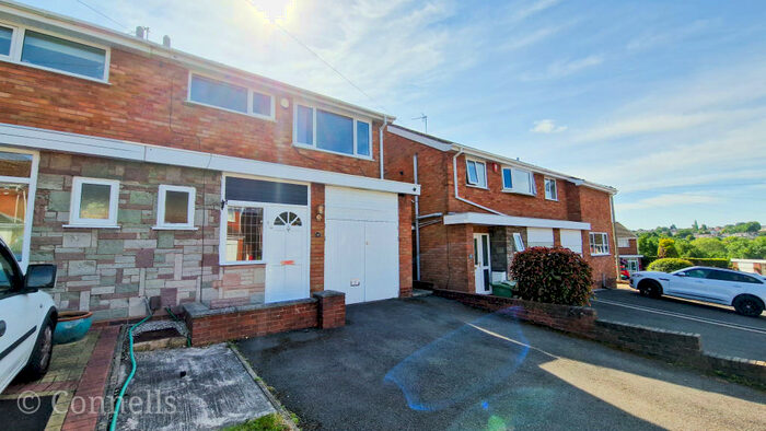 3 Bedroom House To Rent In The Hawnelands, Halesowen, B63