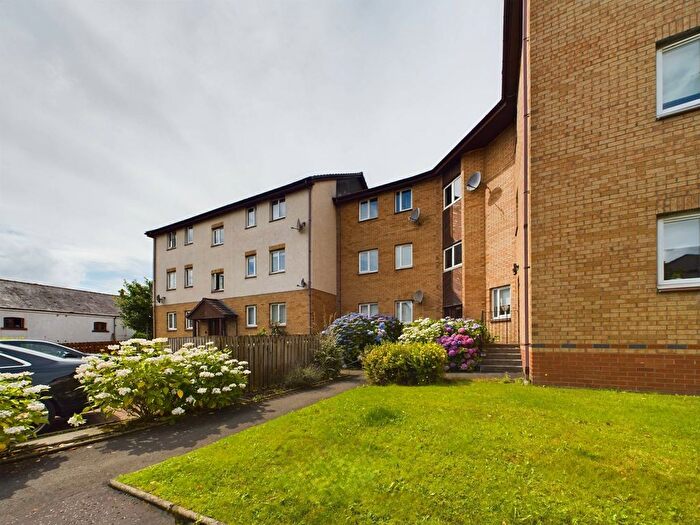 2 Bedroom Flat To Rent In Lees Court, Coatbridge, ML5