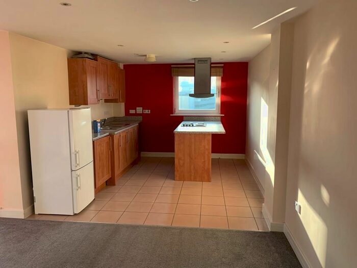 2 Bedroom Flat To Rent In Woking, Surrey, GU21
