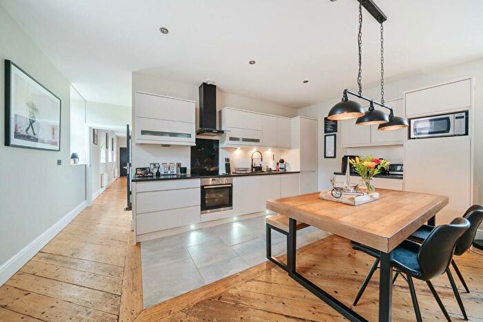 2 Bedroom Flat For Sale In Eton Square, Eton, Windsor, SL4
