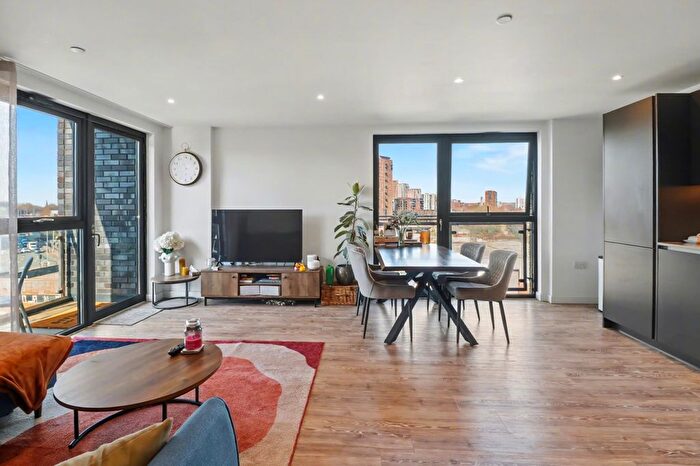 2 Bedroom Flat For Sale In Goodwin Building, Potato Wharf, Manchester, M3