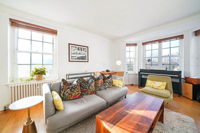 3 Bedroom Flat To Rent In Ascot Court, Grove End Road, NW8