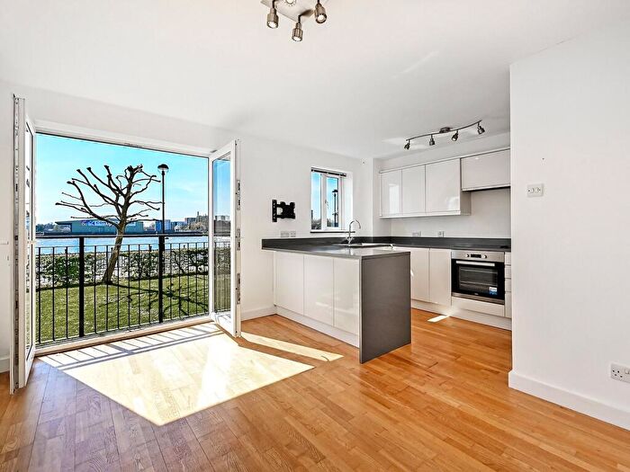 1 Bedroom Apartment To Rent In Ferguson Close, London, E14