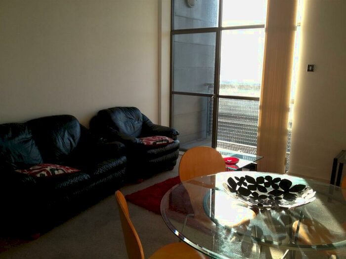 1 Bedroom Apartment To Rent In Deansgate Quay, Manchester, M3