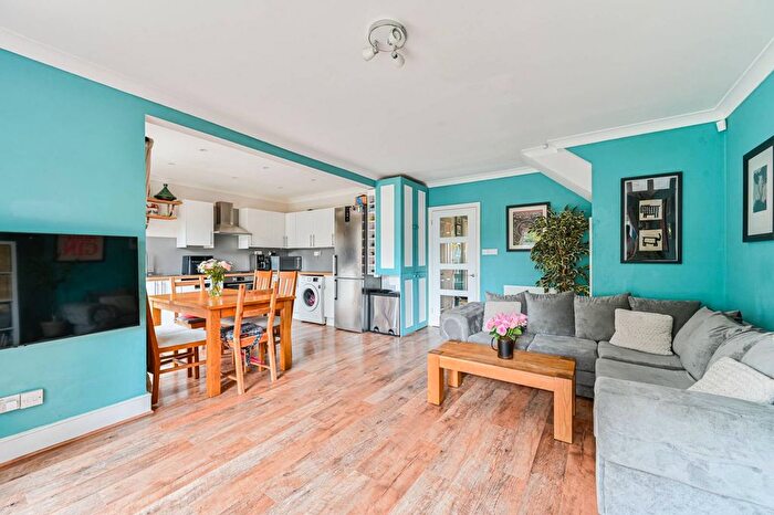 3 Bedroom Detached House For Sale In Kemble Road, Forest Hill, London, SE23