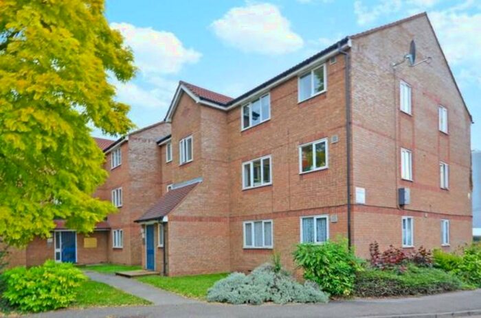 1 Bedroom Flat To Rent In Cherry Blossom Close, London, N13